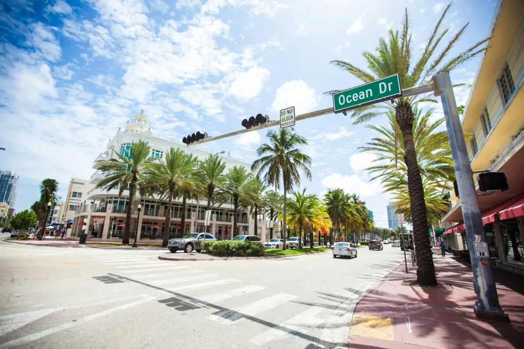 Cruce peatonal en Ocean Drive, Miami Beach